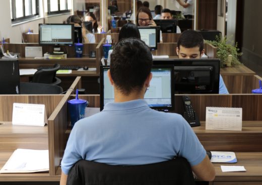 Rotina de trabalho no escritório da Merca